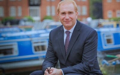 Inaugural Alastair Campbell Marketing Award given to De Montfort University student